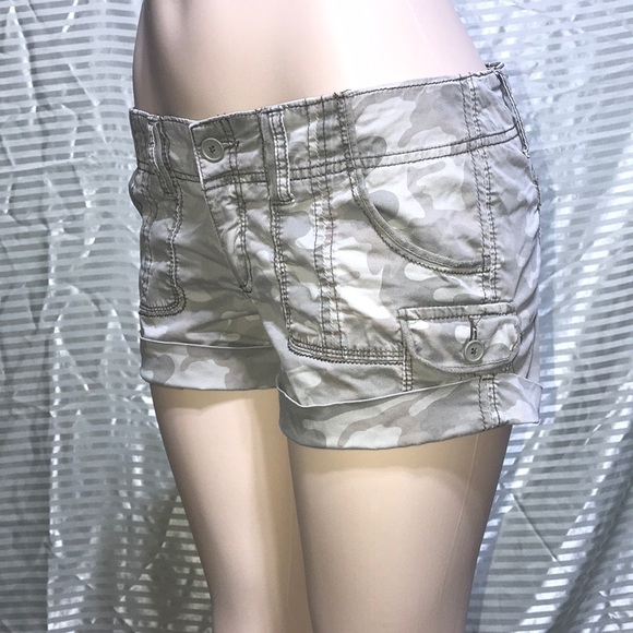 Hollister Pants - Hollister Faded Cuffed Camp Cargo Army Shorts